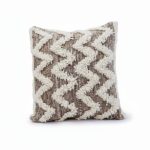 Coussin en Laine Tissé à la Main – Motif Chevron