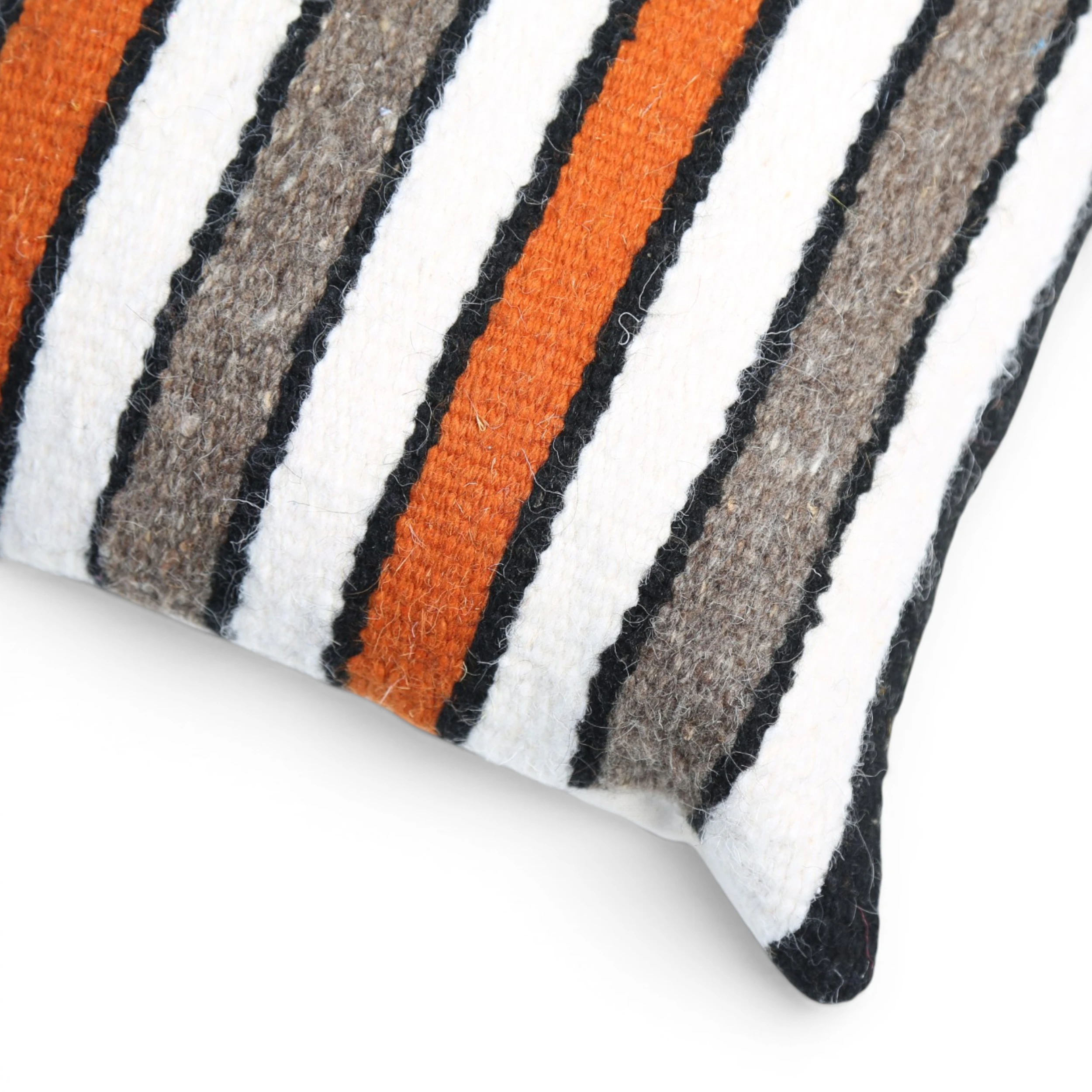 Coussin en laine Solea Lines 45×45 cm – Fait Main